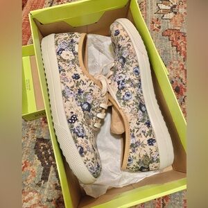 Floral Sneaker Mabel Style